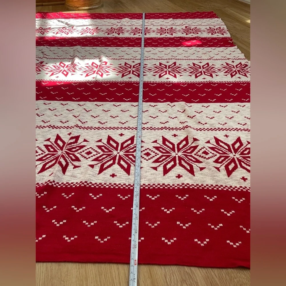 Nicole Miller throw blanket home red white fair isle snowflakes winter Christmas